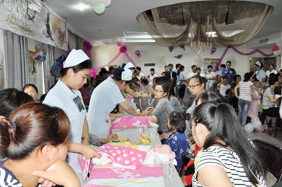 【孕妇课堂】如何做新生儿抚触(图2)