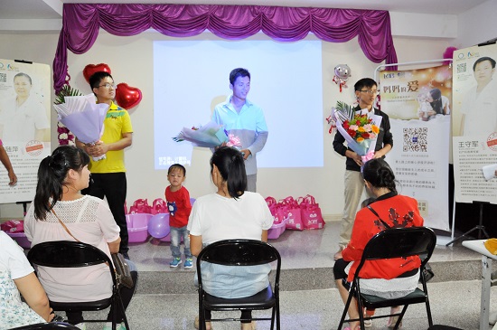 【孕妇课堂】如何做新生儿抚触(图3)
