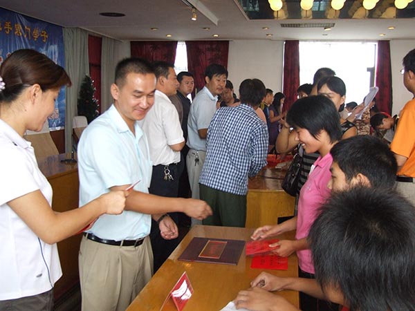 我院资助贫困大学生公益活动(图6)